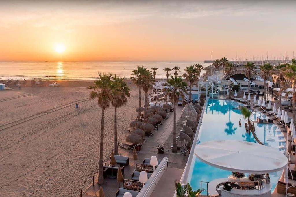 Noche Insolita En Yate De 16M A 2 Minutos De La Playa Валенсия Экстерьер фото